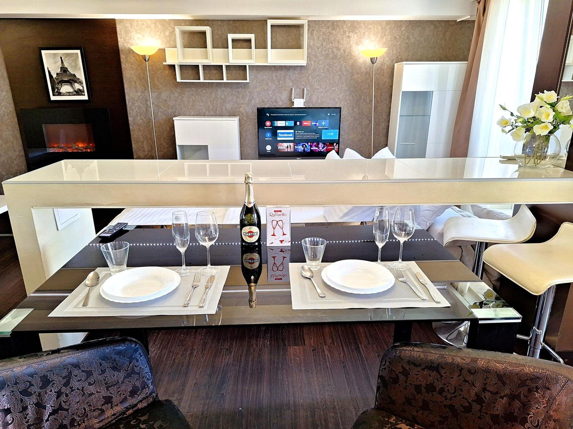 Найбільше Ліжко У Полтаві Мережа Alex Apartments Цілодобово Безконтактне Заселення ポルタヴァ エクステリア 写真