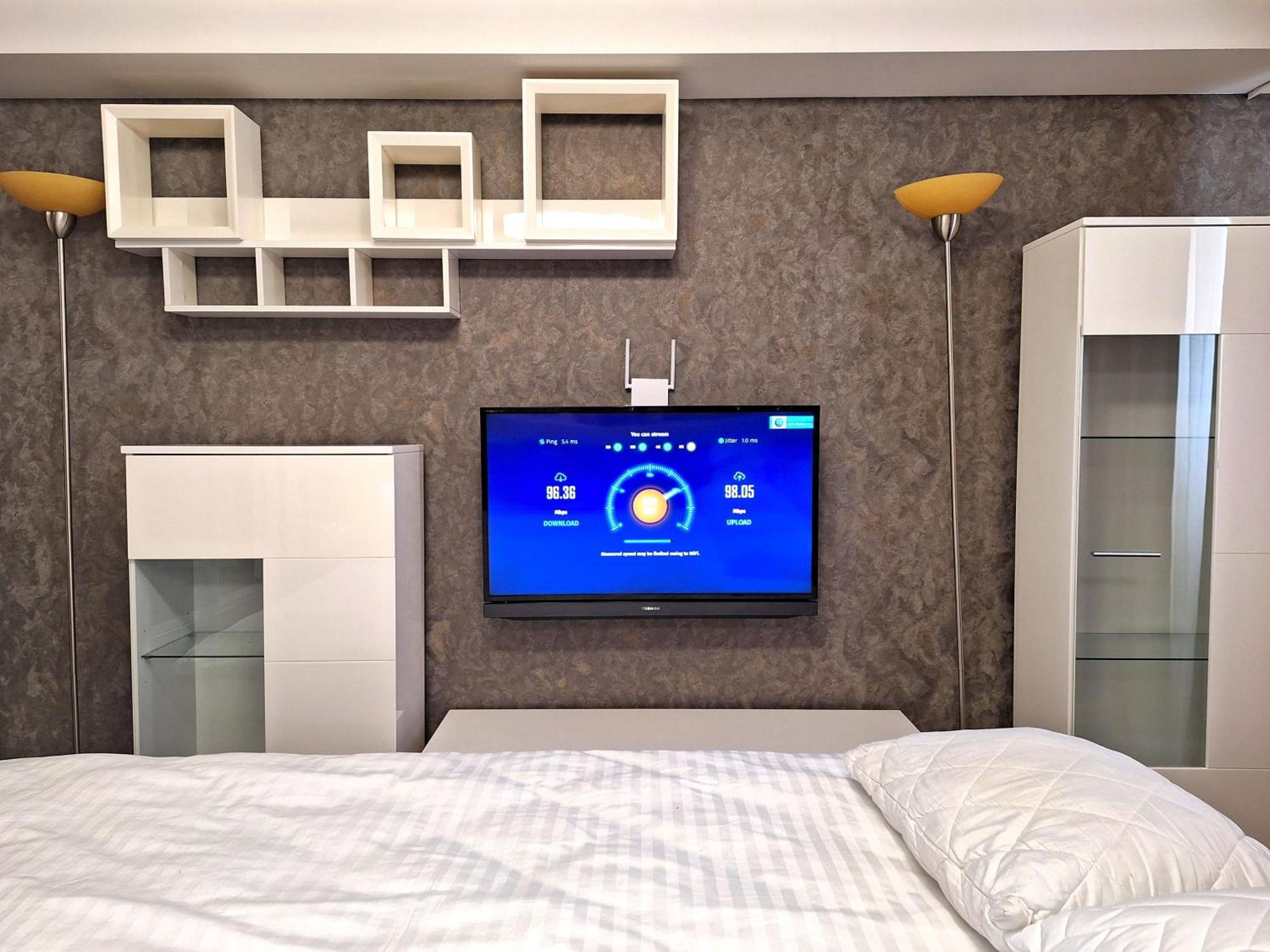 Найбільше Ліжко У Полтаві Мережа Alex Apartments Цілодобово Безконтактне Заселення ポルタヴァ エクステリア 写真